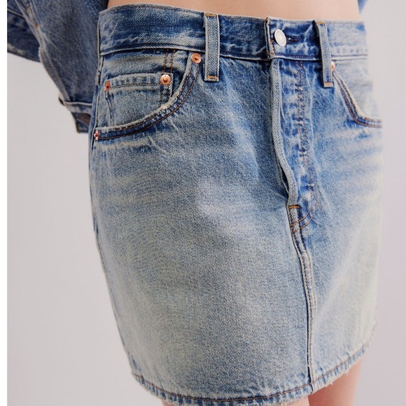 Levi's Blue Denim Icon Skirt size 30 - Picture 1 of 11